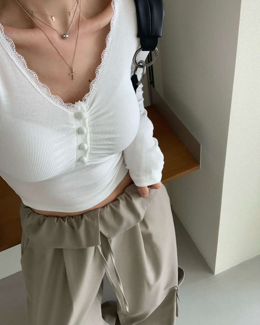 REVE CITE-L韓國代購女裝新款推薦職業長袖T恤蕾絲褶皺REVE CITE-L長袖T恤