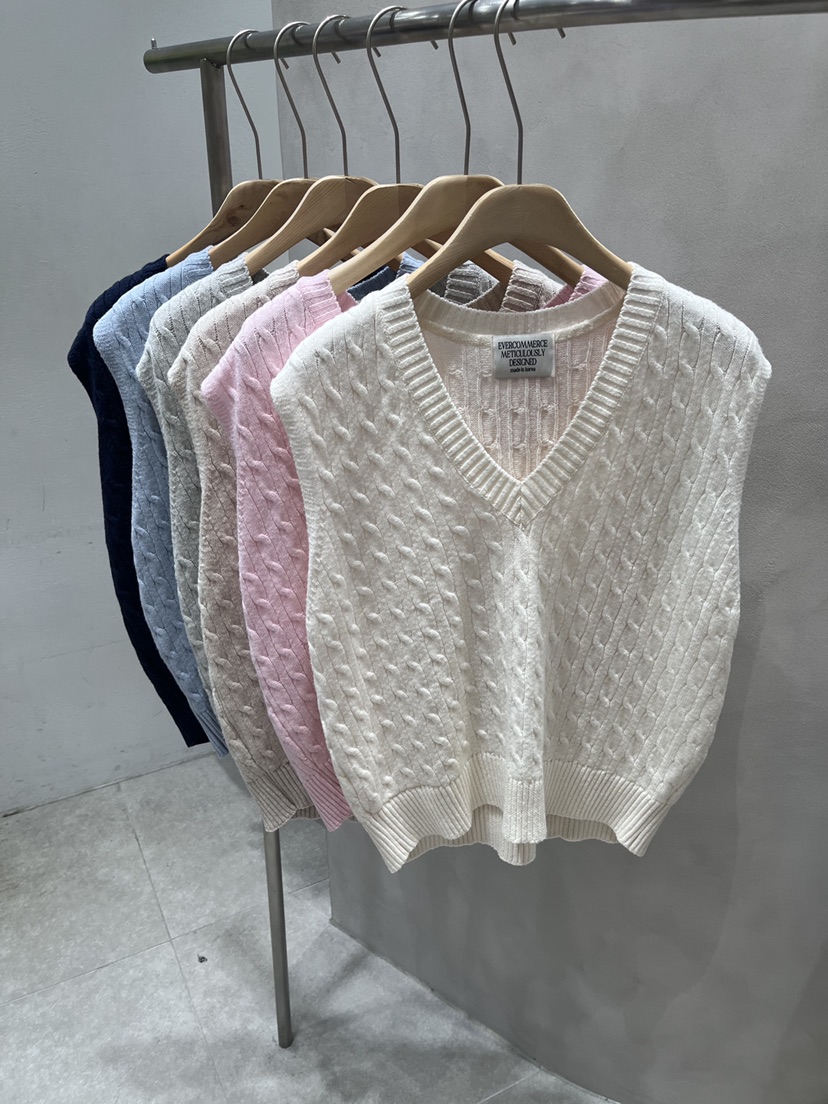 EVERCOMMERCE METICULOUSLY DESIGNED韓國直郵實拍女裝新品熱賣吊帶背心棉質寬松EVERCOMMERCE METICULOUSLY DESIGNED吊帶/背心