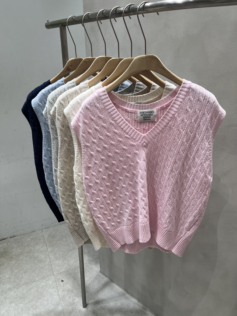 EVERCOMMERCE METICULOUSLY DESIGNED韓國直郵實拍女裝新品熱賣吊帶背心棉質寬松EVERCOMMERCE METICULOUSLY DESIGNED吊帶/背心