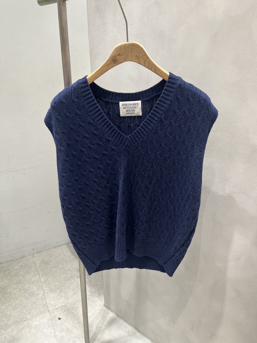 EVERCOMMERCE METICULOUSLY DESIGNED韓國直郵實拍女裝新品熱賣吊帶背心棉質寬松EVERCOMMERCE METICULOUSLY DESIGNED吊帶/背心圖色6