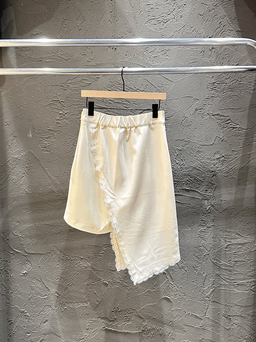 BLACK RIBBON-A韓國代購女士新款熱賣休閑職業短褲蕾絲BLACK RIBBON-A短褲