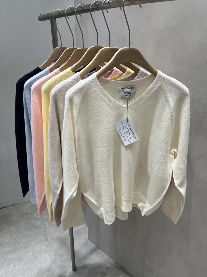 EVERCOMMERCE METICULOUSLY DESIGNED韓國東大門代購女裝新品人氣針織衫EVERCOMMERCE METICULOUSLY DESIGNED針織衫