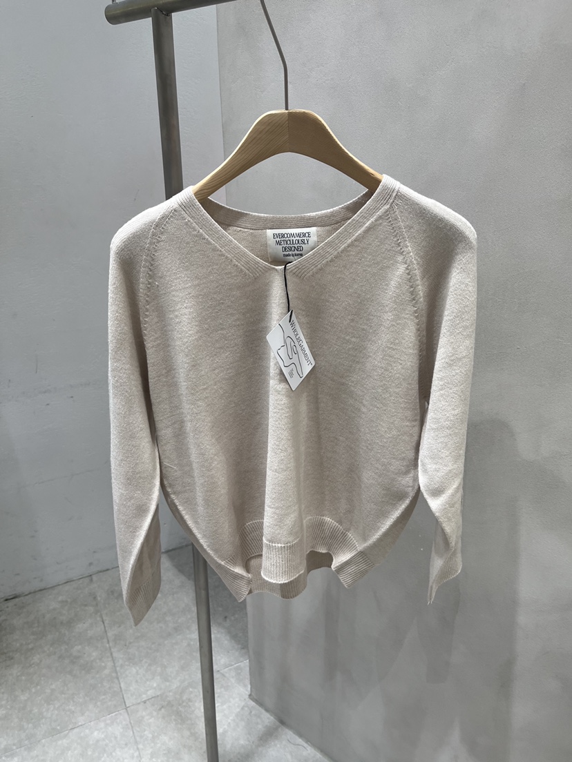 EVERCOMMERCE METICULOUSLY DESIGNED韓國東大門代購女裝新品人氣針織衫EVERCOMMERCE METICULOUSLY DESIGNED針織衫圖色2