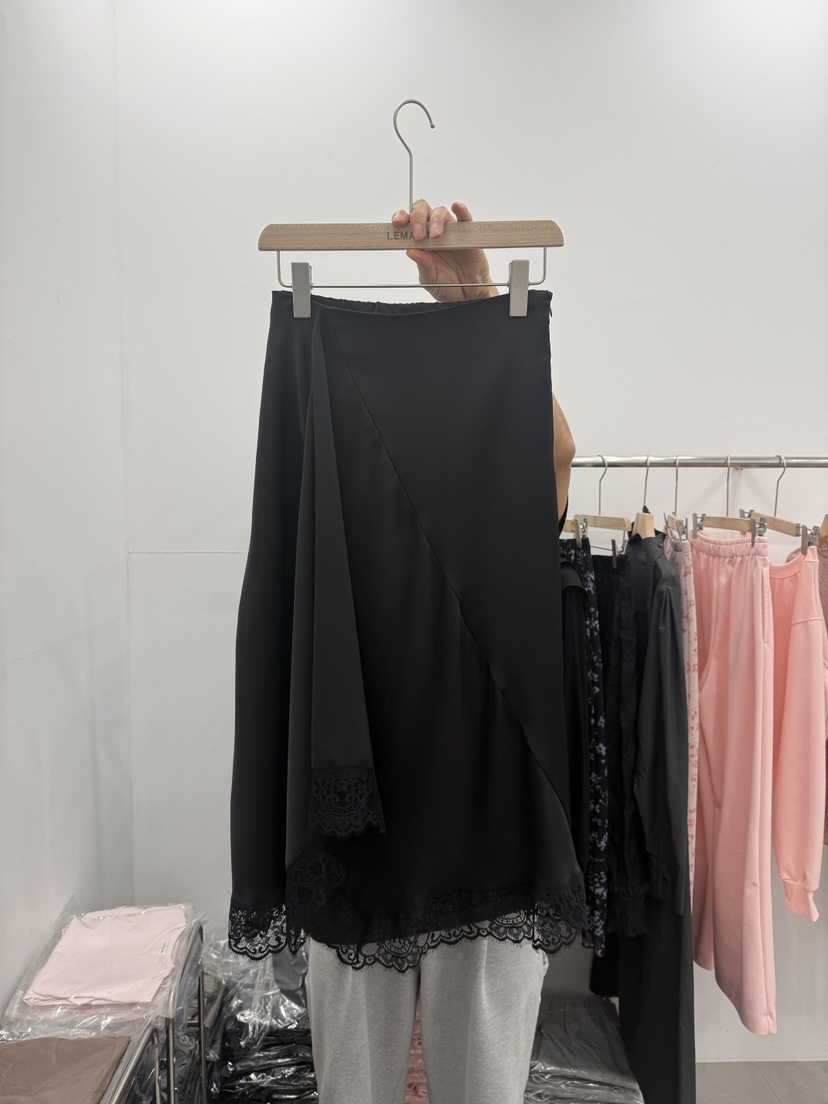 LEMATIN韓國代購女士新品真品26春夏熱賣人氣長裙不對稱緞面LEMATIN長裙圖色3