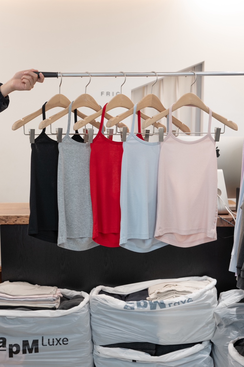 FRIC東大門代購女裝新品真品時尚熱賣人氣推薦吊帶背心露肩FRIC吊帶/背心