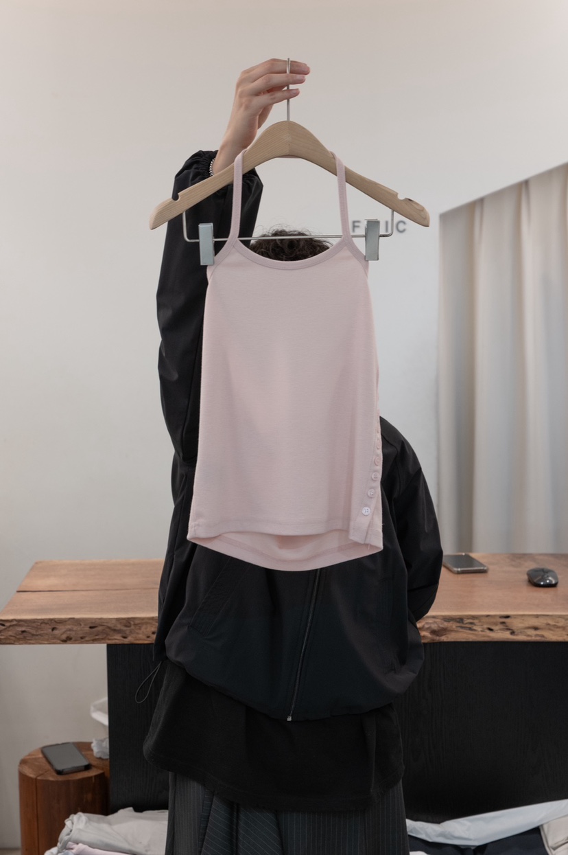 FRIC東大門代購女裝新品真品時尚熱賣人氣推薦吊帶背心露肩FRIC吊帶/背心圖色1