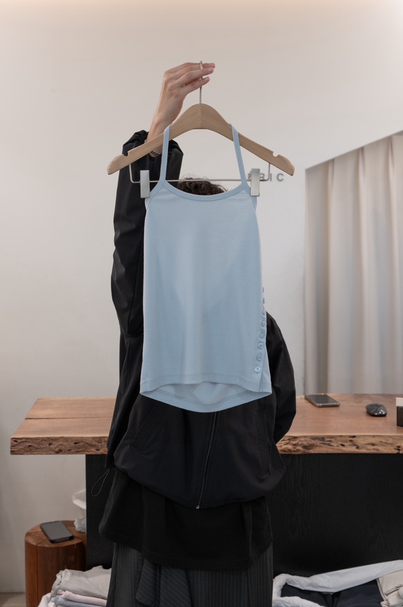 FRIC東大門代購女裝新品真品時尚熱賣人氣推薦吊帶背心露肩FRIC吊帶/背心圖色2