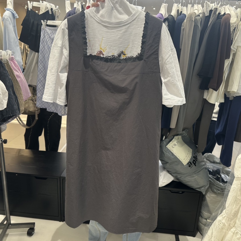 OLI SEOUL東大門直郵女裝新品真品熱賣人氣連衣裙不含內搭OLI SEOUL連衣裙圖色2