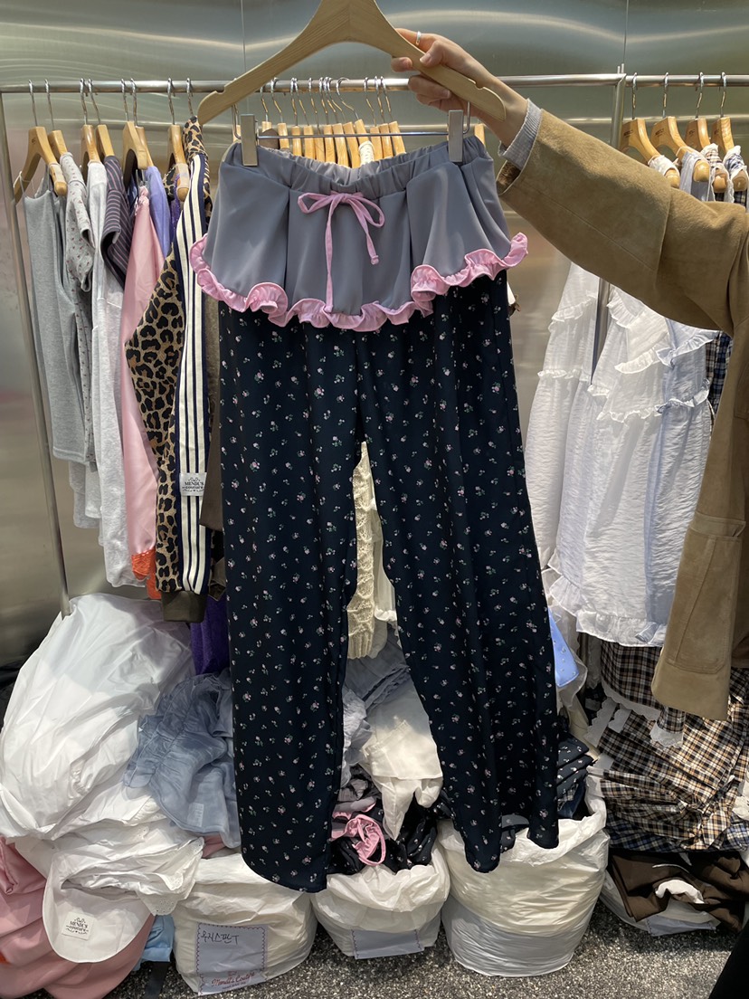 MENDL S韓國直郵女裝新品時尚26春夏職業推薦熱賣裙褲花朵MENDL S裙褲圖色2