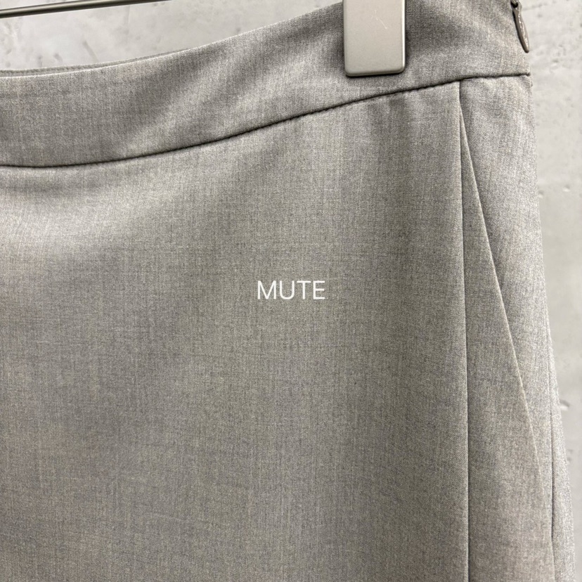 MUTE-P韓國代購女士新品真品時尚休閑熱賣推薦職業人氣裙褲MUTE裙褲