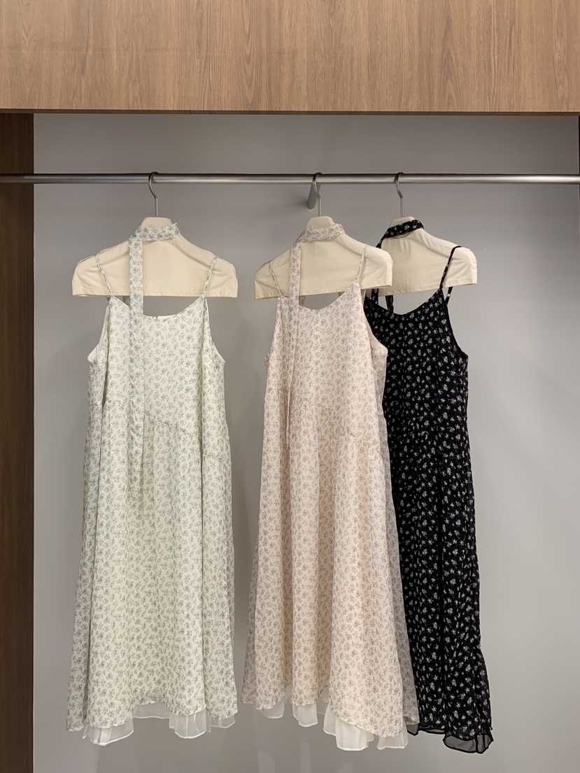 ONE MONE韓國直郵女士新款時尚真品休閑26春夏連衣裙含脖帶ONE MONE連衣裙