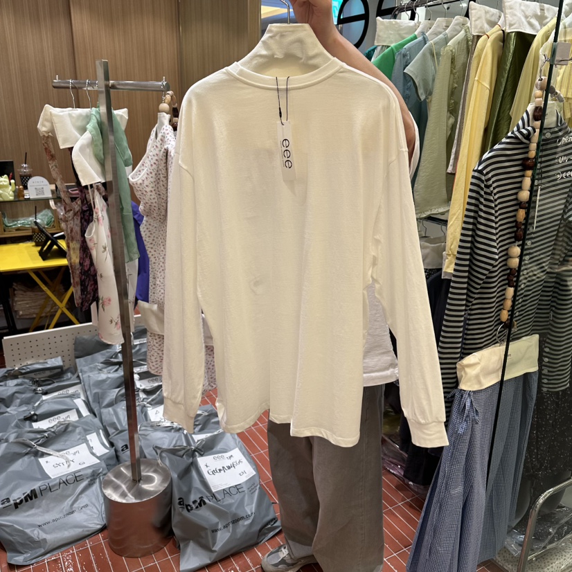 E/E/E韓國代購女裝新品推薦休閑時尚真品人氣熱賣長袖T恤E/E/E長袖T恤