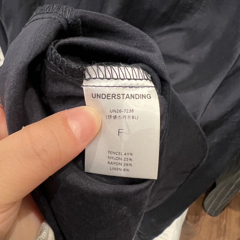 UNDERSTANDING東大門代購女裝新款推薦襯衫蕾絲衫天絲圍巾UNDERSTANDING襯衫/蕾絲衫