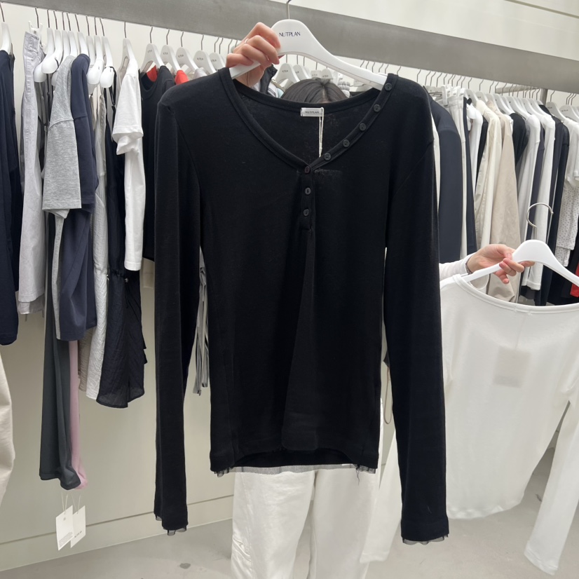 NUTPLAN韓國代購女士新品26春夏真品人氣熱賣長袖T恤V領網眼NUTPLAN長袖T恤圖色2