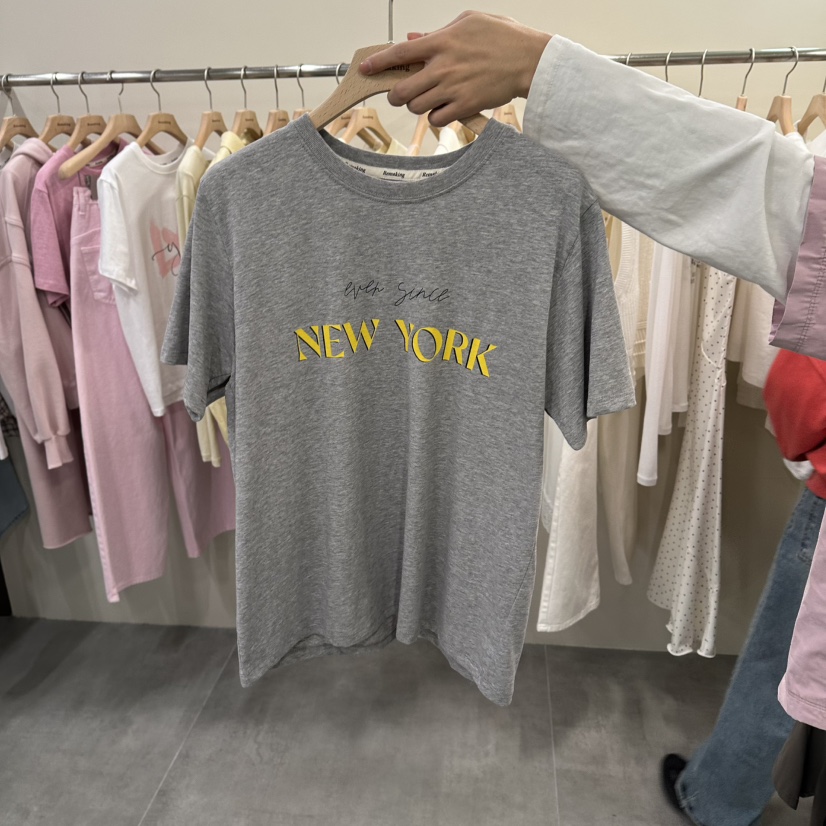 URBANSTORY/REMAKING東大門實拍女士新品人氣休閑26春夏T恤Remaking/URBANSTORYT恤圖色1