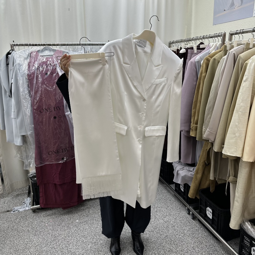 ONEBYTWO韓國直郵女裝新品熱賣時尚26春夏套裝兩件套流蘇緞面ONE BY TWO套裝圖色1