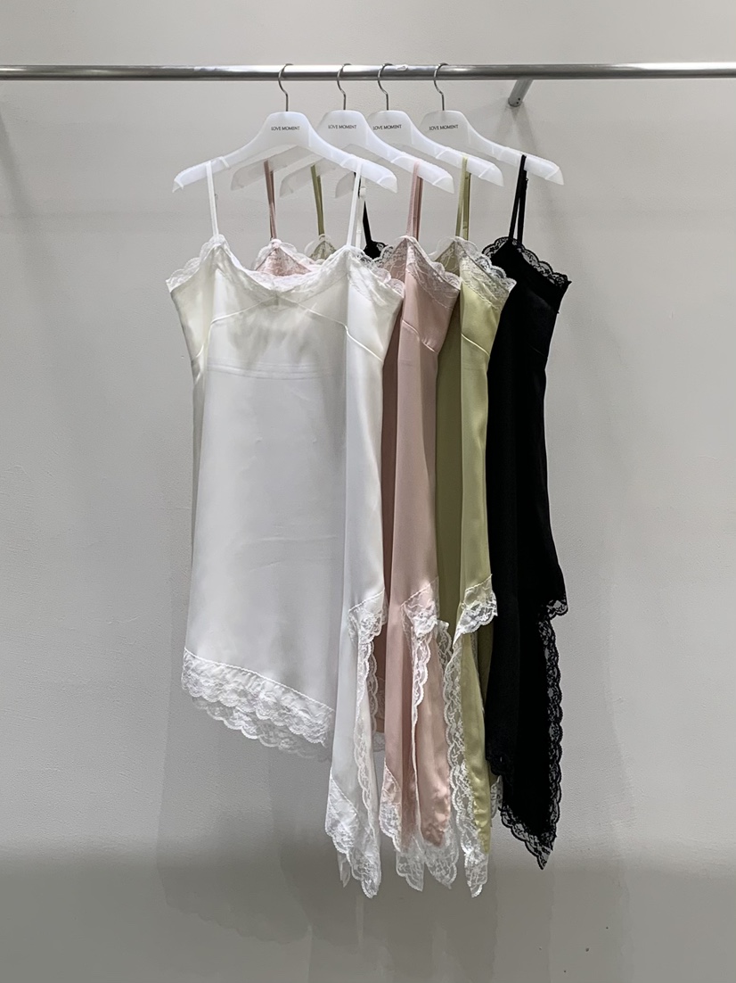 LOVE MOMENT韓國代購女裝新款時尚推薦26春夏連衣裙緞面LOVE MOMENT連衣裙