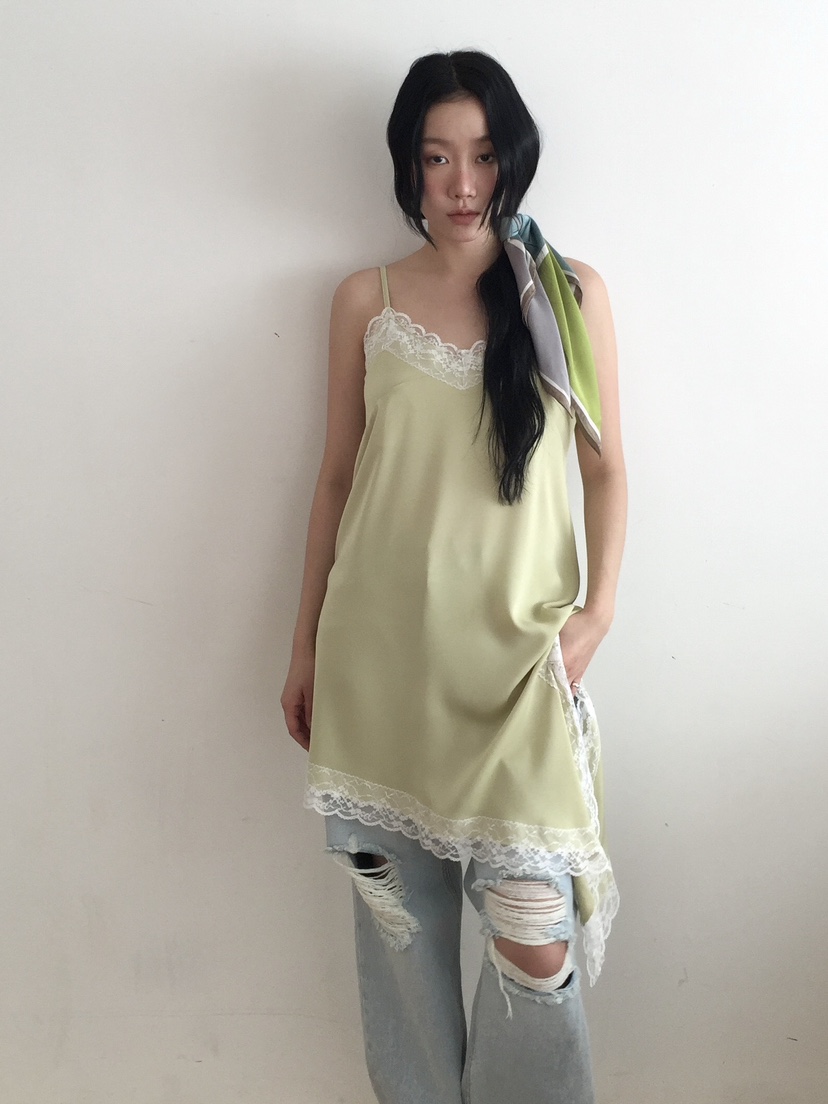 LOVE MOMENT韓國代購女裝新款時尚推薦26春夏連衣裙緞面LOVE MOMENT連衣裙