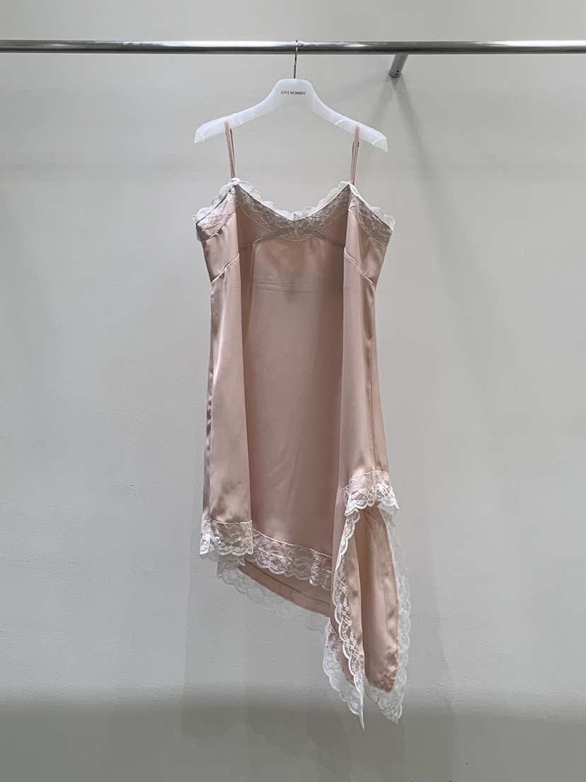 LOVE MOMENT韓國代購女裝新款時尚推薦26春夏連衣裙緞面LOVE MOMENT連衣裙圖色2