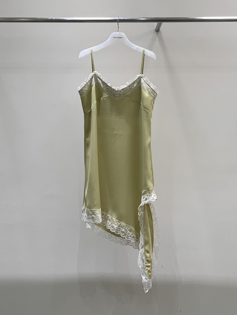 LOVE MOMENT韓國代購女裝新款時尚推薦26春夏連衣裙緞面LOVE MOMENT連衣裙圖色3