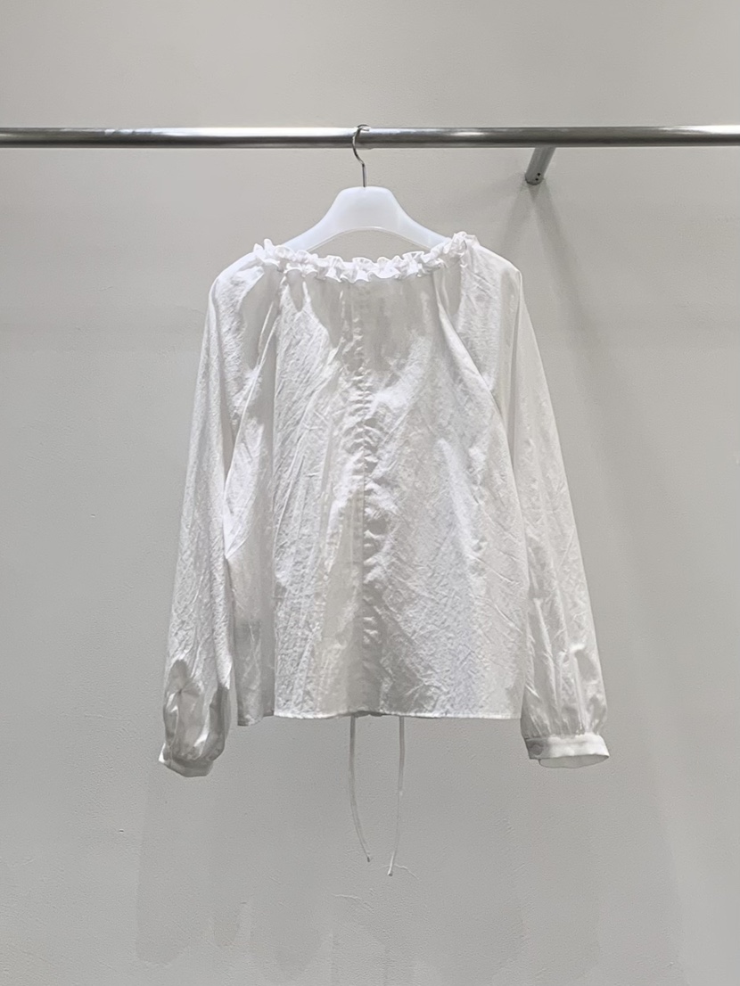 LOVE MOMENT東大門實拍女士新品推薦真品襯衫蕾絲衫荷葉邊LOVE MOMENT襯衫/蕾絲衫