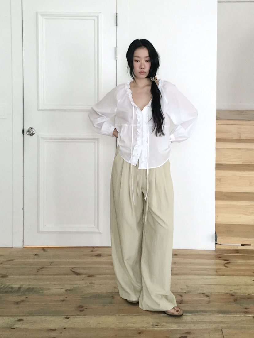 LOVE MOMENT東大門實拍女士新品推薦真品襯衫蕾絲衫荷葉邊LOVE MOMENT襯衫/蕾絲衫