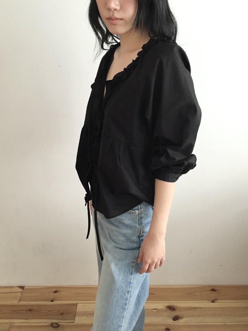 LOVE MOMENT東大門實拍女士新品推薦真品襯衫蕾絲衫荷葉邊LOVE MOMENT襯衫/蕾絲衫