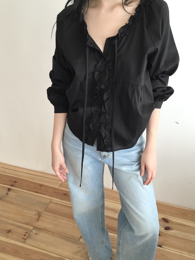 LOVE MOMENT東大門實拍女士新品推薦真品襯衫蕾絲衫荷葉邊LOVE MOMENT襯衫/蕾絲衫