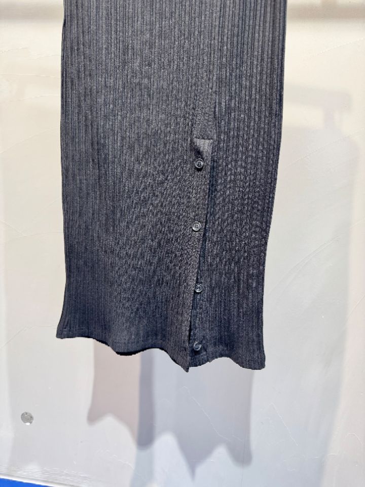 1.3韓國直郵女裝新款時尚26春夏熱賣休閑真品長裙紐扣羅紋1.3長裙