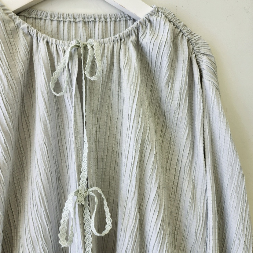 LA BLOOM韓國直郵實拍女裝新品人氣時尚襯衫蕾絲衫褶皺開衫La Bloom襯衫/蕾絲衫