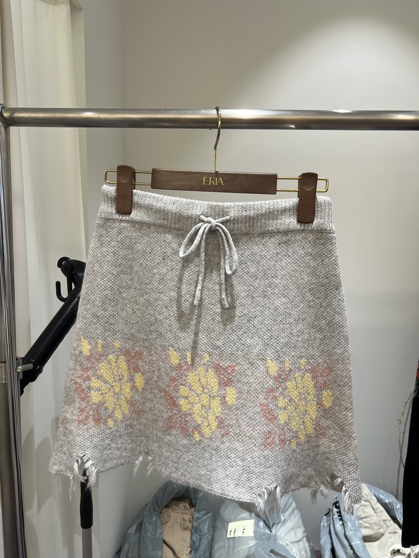 HUE/ERIA韓國直郵女裝新款職業休閑26春夏人氣時尚熱賣短裙HUE/ERIA短裙圖色1