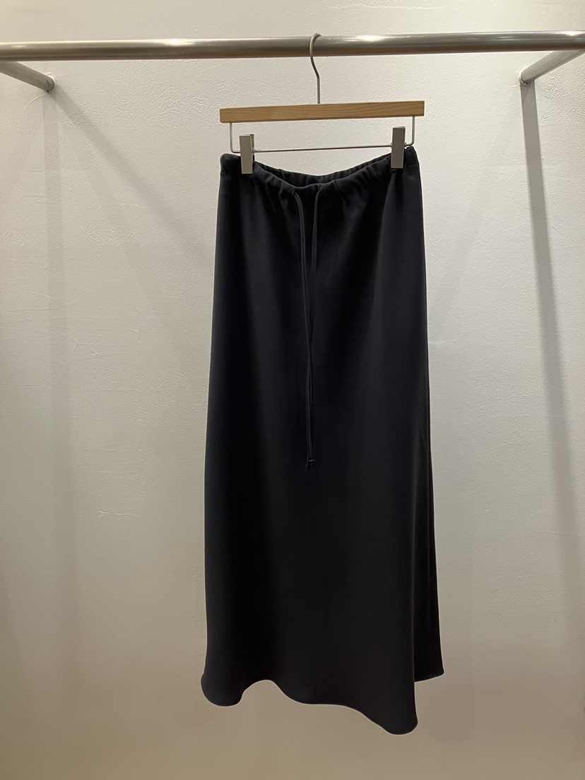 FL LANEL韓國直郵女裝新款熱賣時尚26春夏推薦人氣長裙絲綢FL LANEL長裙圖色2墨色