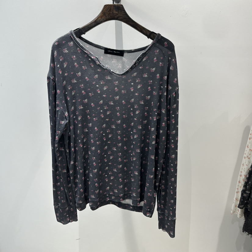 JANE BIRKIN韓國直郵實拍女士新款職業推薦人氣長袖T恤花朵JANE BIRKIN設計師品牌長袖T恤圖色2