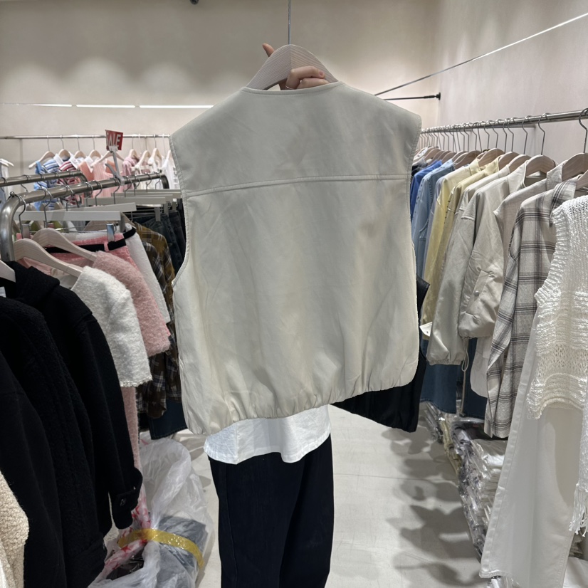 Color B韓國代購女裝新款休閑時尚人氣職業推薦熱賣馬甲Color B馬甲