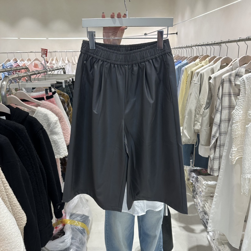 Color B韓國直郵實拍女士新品職業人氣時尚26春夏熱賣短褲Color B短褲圖色2墨色