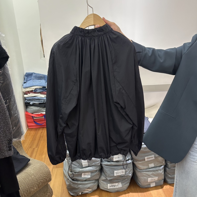 NAVE韓國東大門代購女裝新品熱賣時尚推薦襯衫蕾絲衫褶皺NAVE襯衫/蕾絲衫