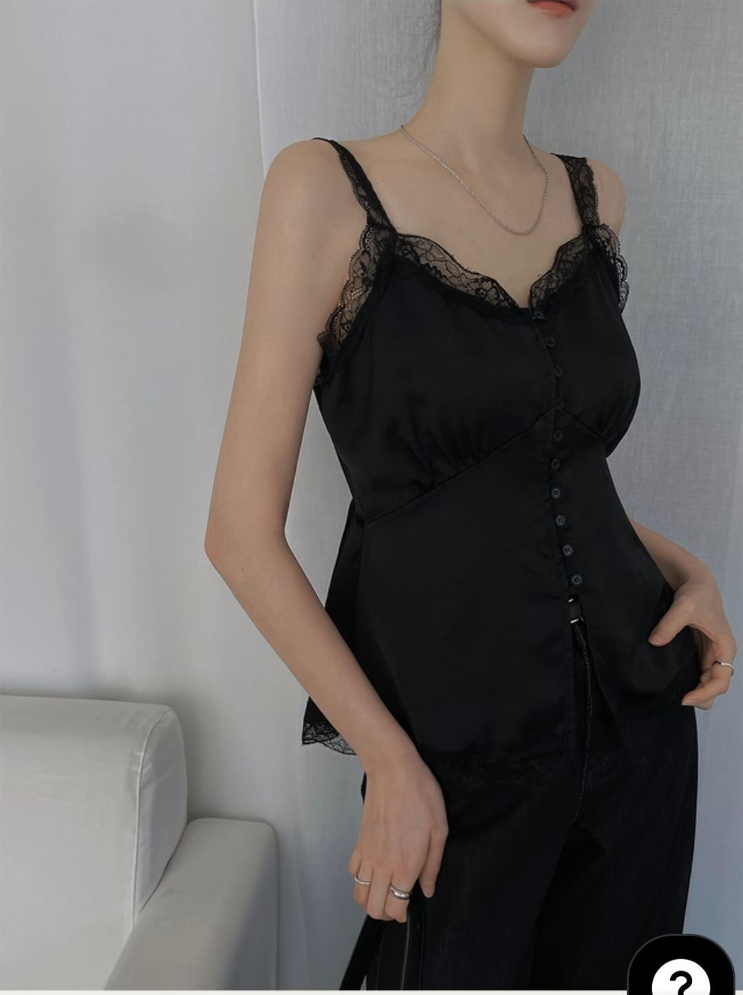 BUSTLING韓國代購女裝新品推薦人氣休閑時尚吊帶背心緞面BUSTLING吊帶/背心圖色1