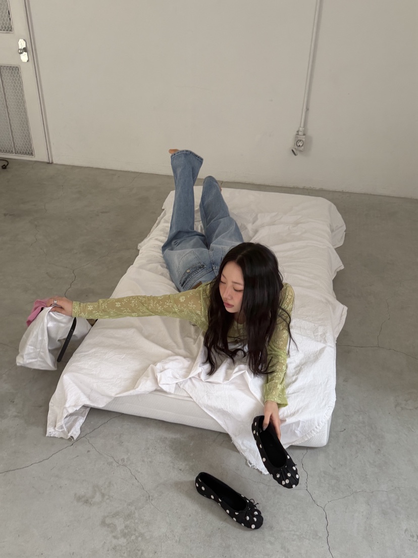 SUNDER MARKET韓國東大門直郵女士新款休閑人氣長袖T恤蕾絲SUNDER MARKET長袖T恤