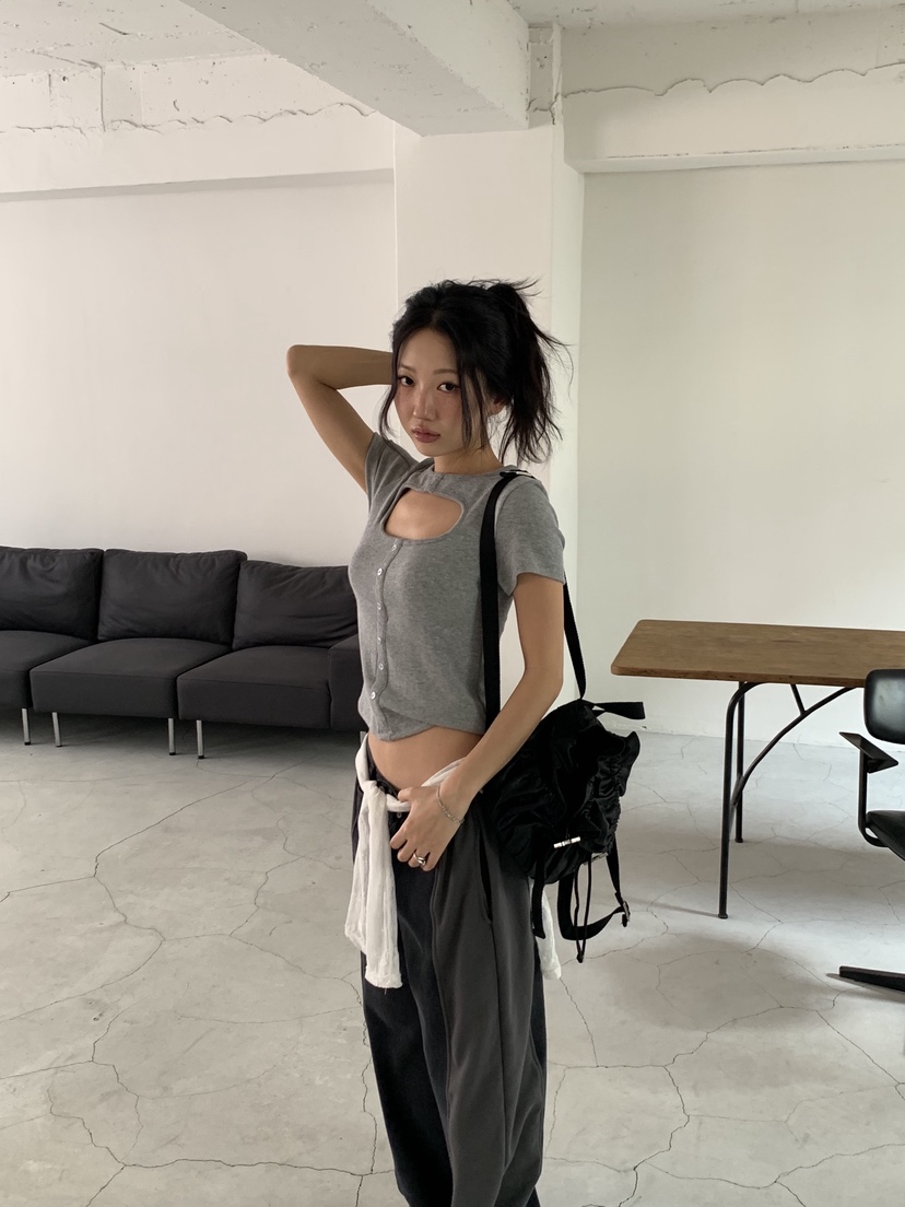 SUNDER MARKET韓國代購女士新款26春夏職業熱賣人氣T恤紐扣SUNDER MARKETT恤