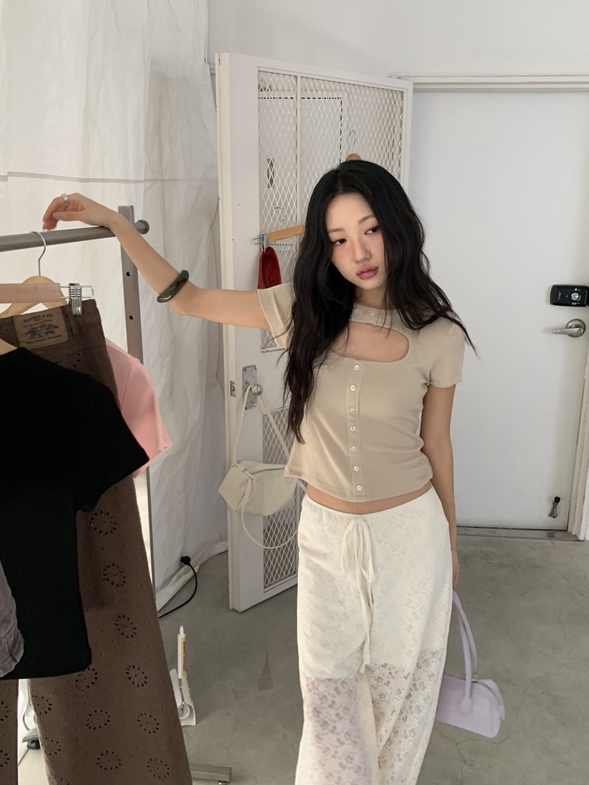 SUNDER MARKET韓國代購女士新款26春夏職業熱賣人氣T恤紐扣SUNDER MARKETT恤圖色1