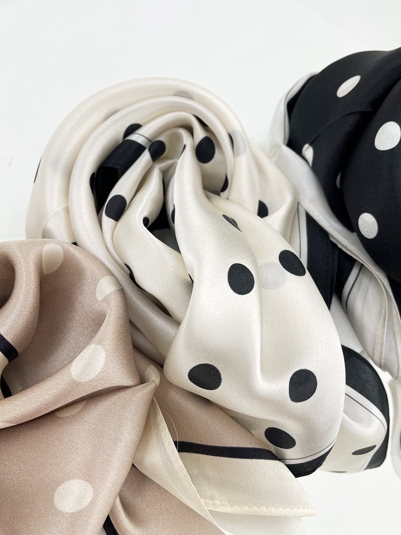 NICEALICE韓國直郵實拍女士新品推薦圍巾披肩格子絲綢圍巾NICEALICE圍巾/披肩