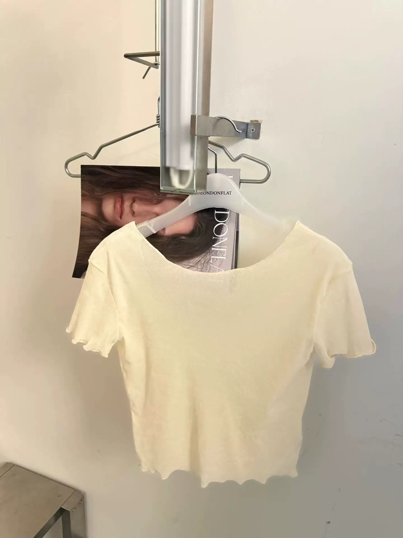 LONDON FLAT韓國東大門直郵女裝新品職業時尚推薦T恤天鵝絨LONDON FLATT恤圖色1