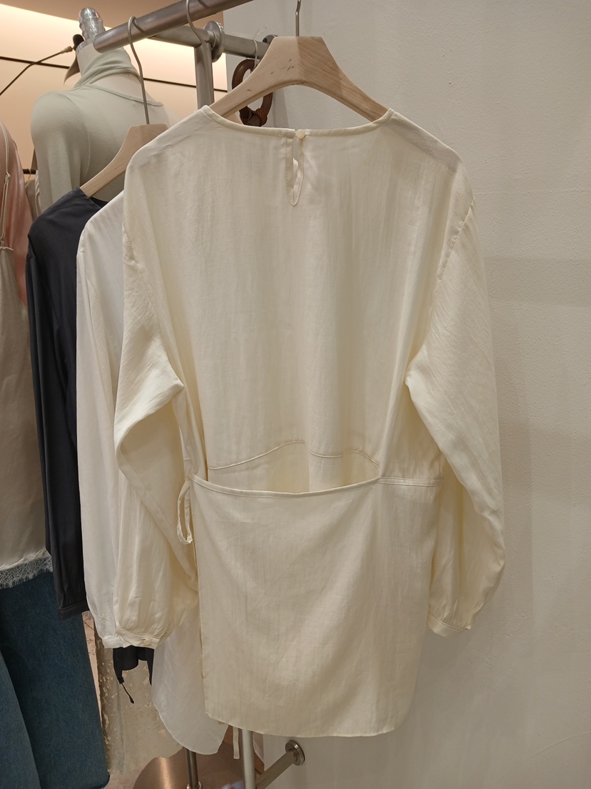 X韓國東大門直郵女裝新品熱賣時尚職業26春夏襯衫蕾絲衫假兩件BLOWING襯衫/蕾絲衫