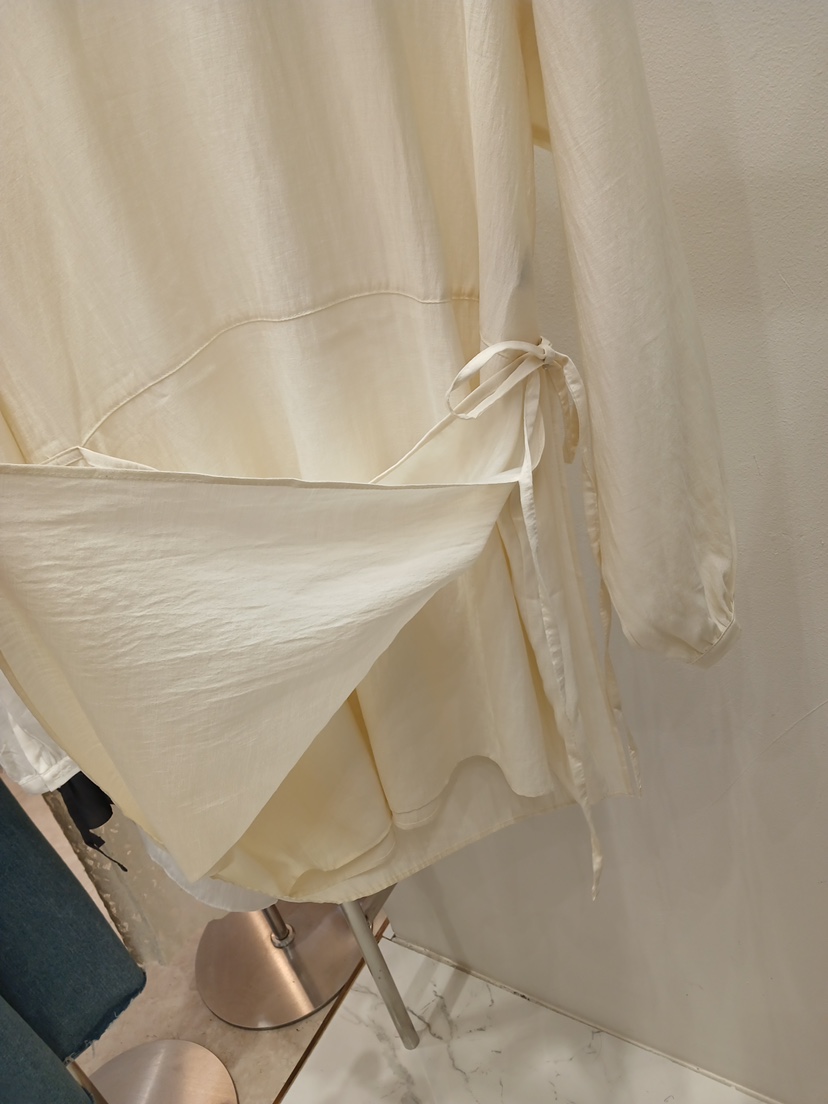 X韓國東大門直郵女裝新品熱賣時尚職業26春夏襯衫蕾絲衫假兩件BLOWING襯衫/蕾絲衫