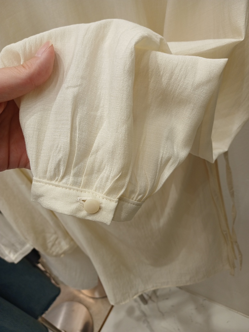 X韓國東大門直郵女裝新品熱賣時尚職業26春夏襯衫蕾絲衫假兩件BLOWING襯衫/蕾絲衫