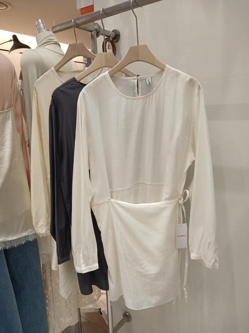 X韓國東大門直郵女裝新品熱賣時尚職業26春夏襯衫蕾絲衫假兩件BLOWING襯衫/蕾絲衫圖色3