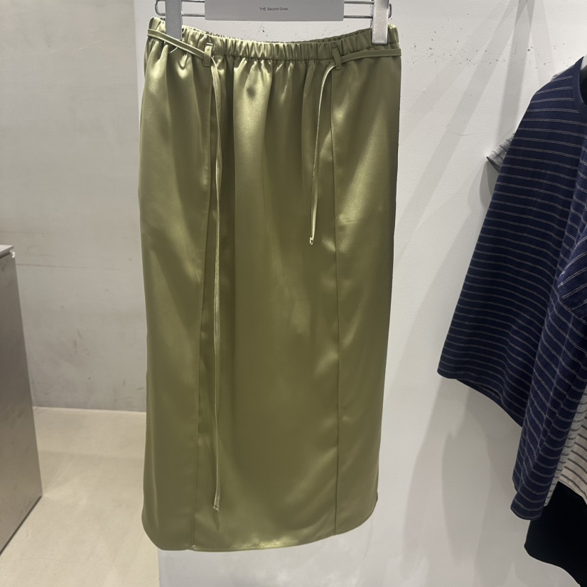 THE SECOND GROW/QUEENSRABBIT韓國直郵實拍女裝新品26春夏長裙含腰繩褶裥緞面THE SECOND GROW/QUEENSRABBIT長裙圖色3