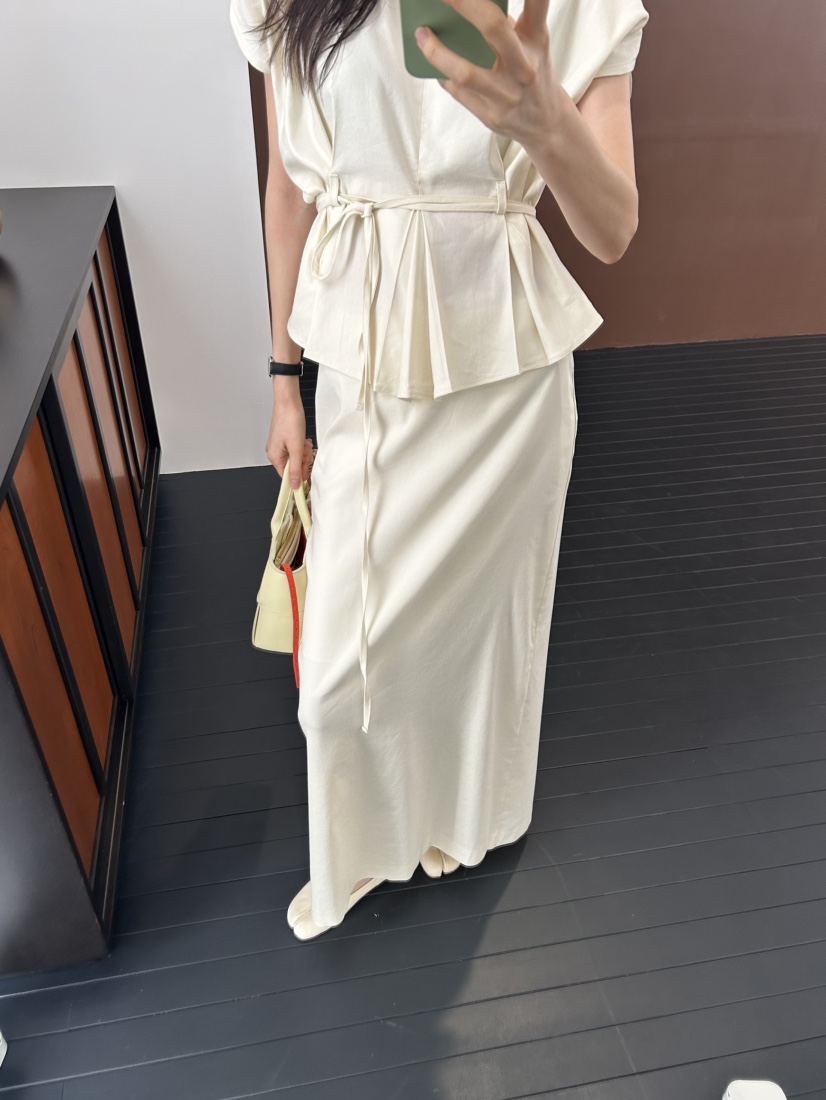 ME MO韓國直郵實拍女裝新款休閑人氣熱賣職業時尚推薦長裙ME MO長裙