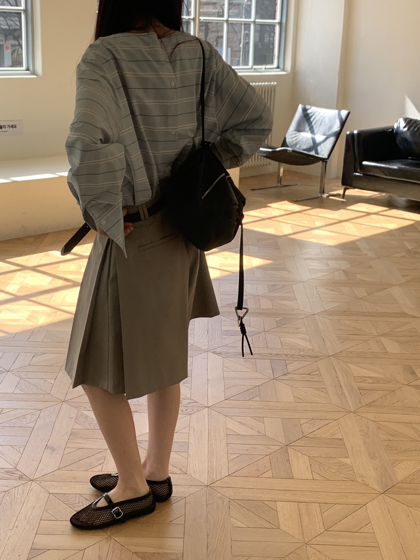 LOGARDEN韓國東大門代購女裝新款時尚熱賣推薦襯衫蕾絲衫LO GARDEN襯衫/蕾絲衫