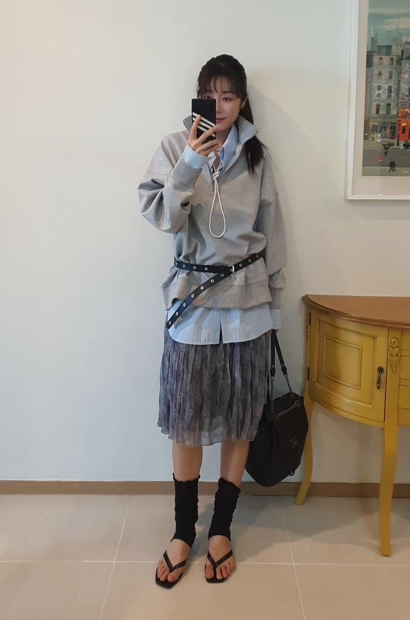 GENTLE B/LOVENTINA韓國代購女士新款推薦衛衣拉鏈高領GENTLE B/LOVENTINA衛衣